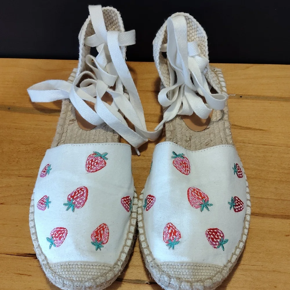 J. Crew Factory Women's 9 Cream With Embroidered Strawberries Canvas Espadrilles
